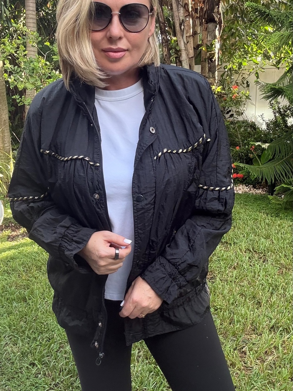 Vintage 1993 Lavon Black Nylon Windbreaker Jacket Women’s L Gold Trim